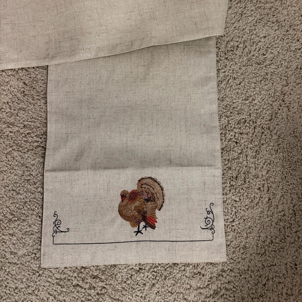 Croscill Beige and White Fabric Label